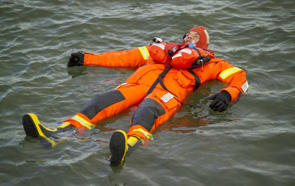 traje de inmersion en agua